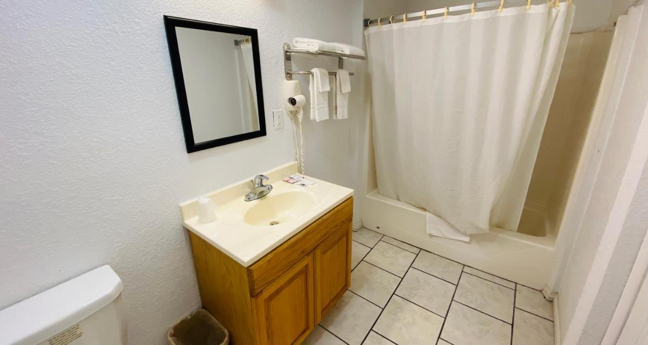 Budget Inn & Suites Freer Buitenkant foto